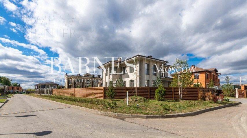 2-этажный коттедж 320 м² с отделкой
