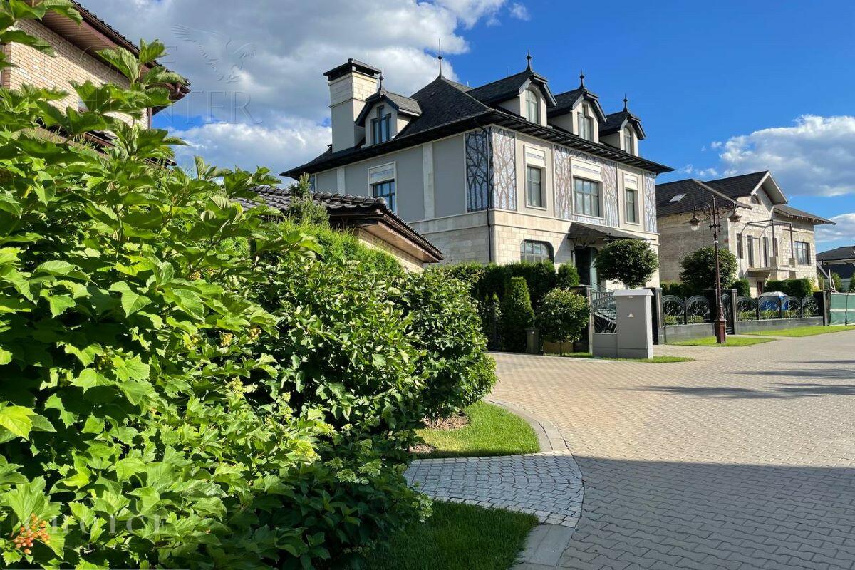 2-этажный коттедж 669 м² без отделки