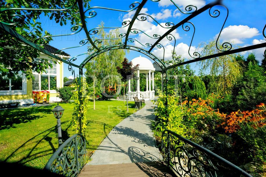 2-этажный коттедж 800 м² с отделкой