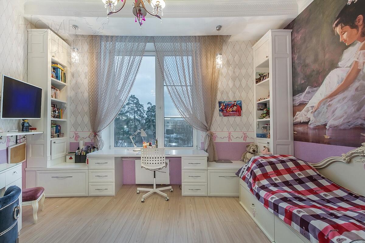 4-КОМН. КВАРТИРА С ОТДЕЛКОЙ 132.5 М² НА 4 ЭТАЖЕ