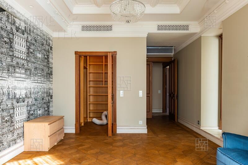 3-КОМН. КВАРТИРА С ОТДЕЛКОЙ 163 М² НА 3 ЭТАЖЕ