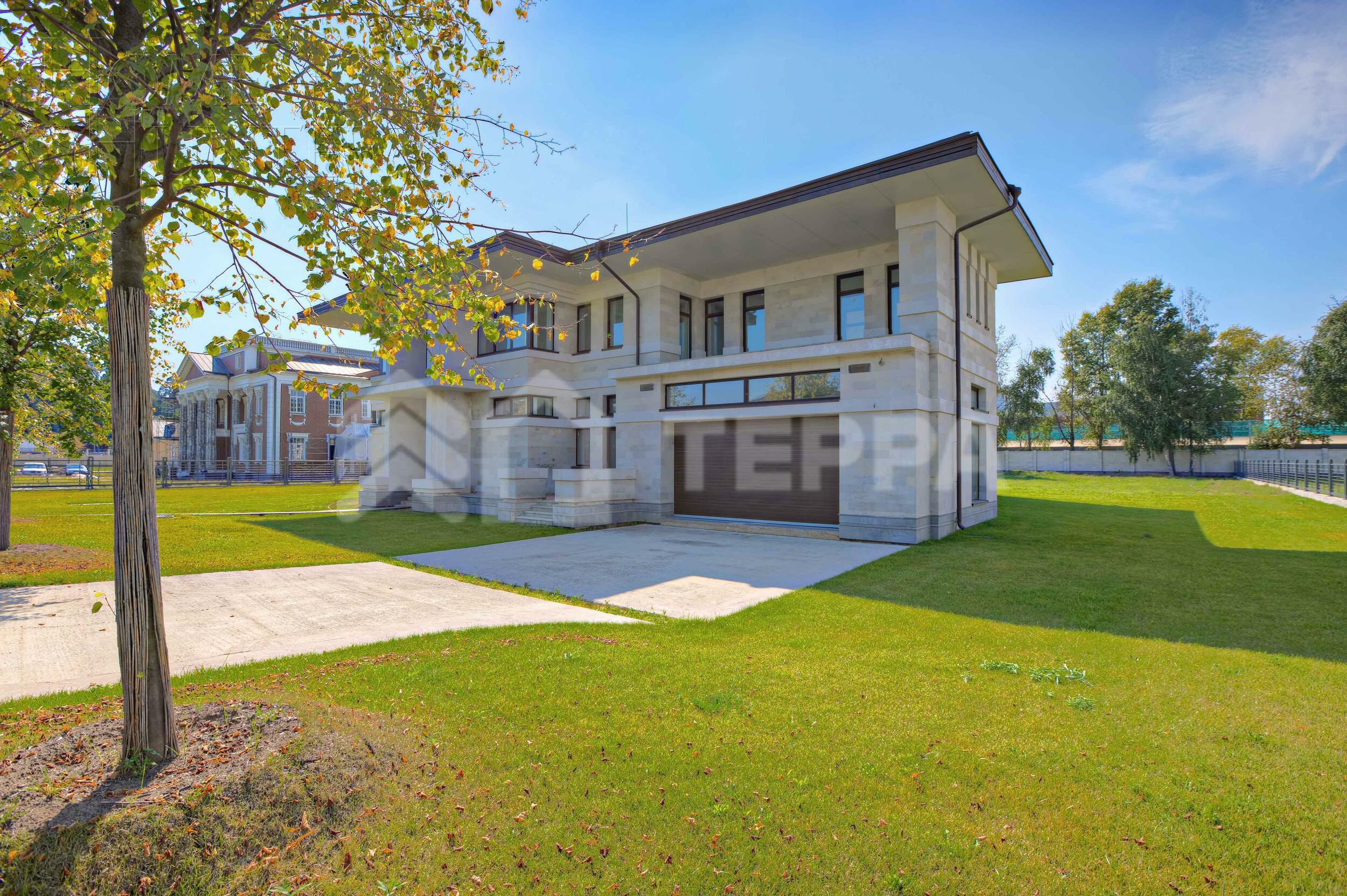 2-этажный коттедж 949 м² без отделки