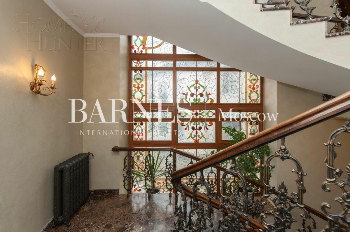 2-этажный коттедж 1 400 м² с отделкой