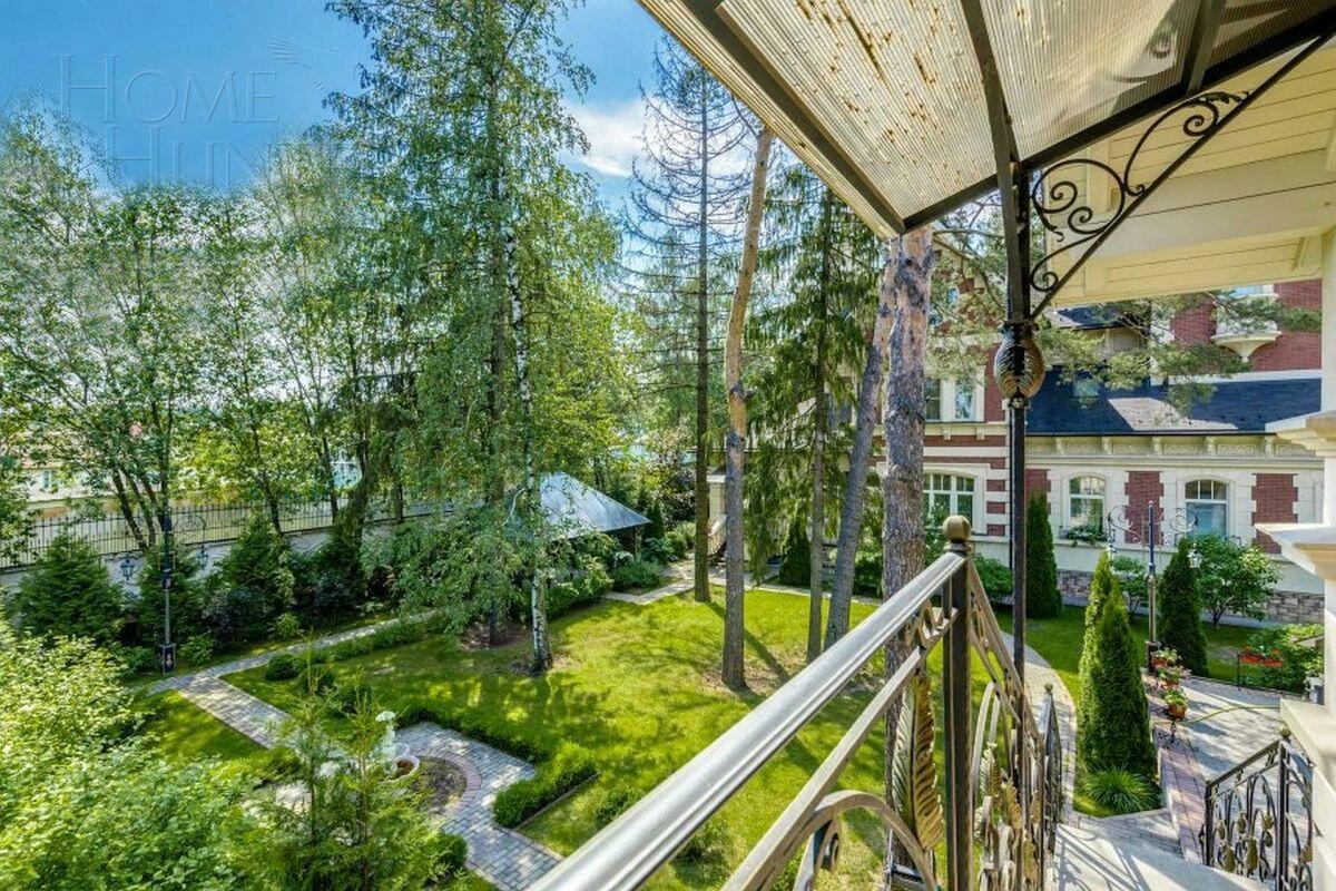 3-этажный коттедж 580 м² с отделкой