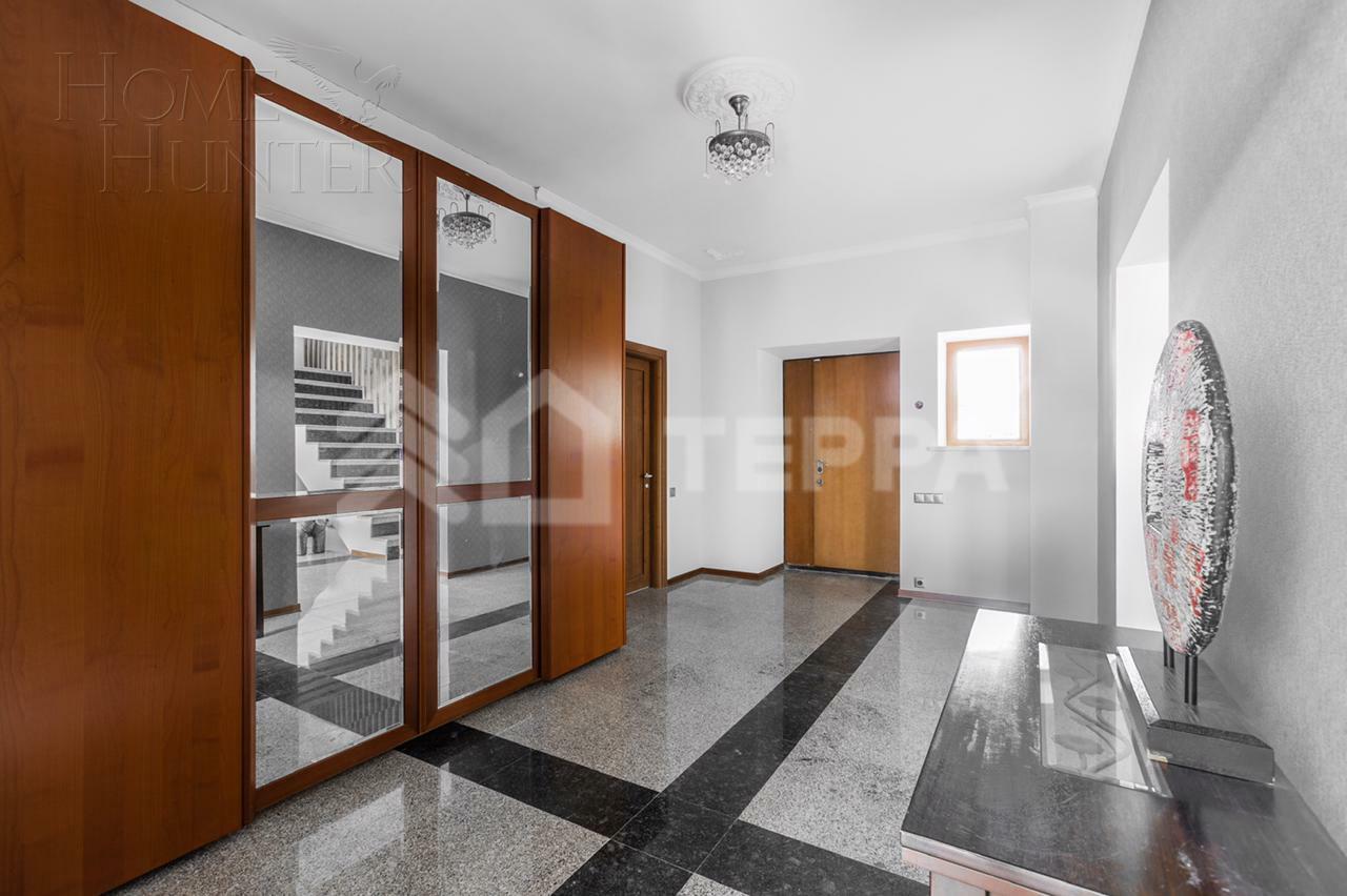 2-этажный коттедж 750 м² с отделкой