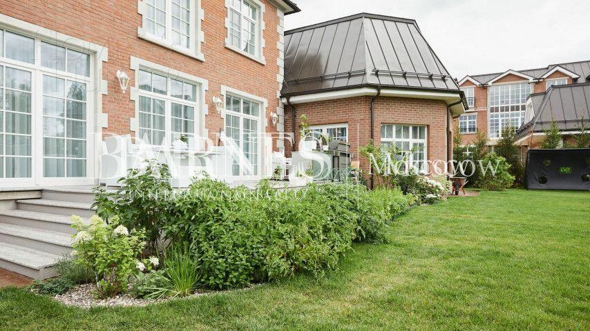 2-этажный коттедж 550 м² с отделкой