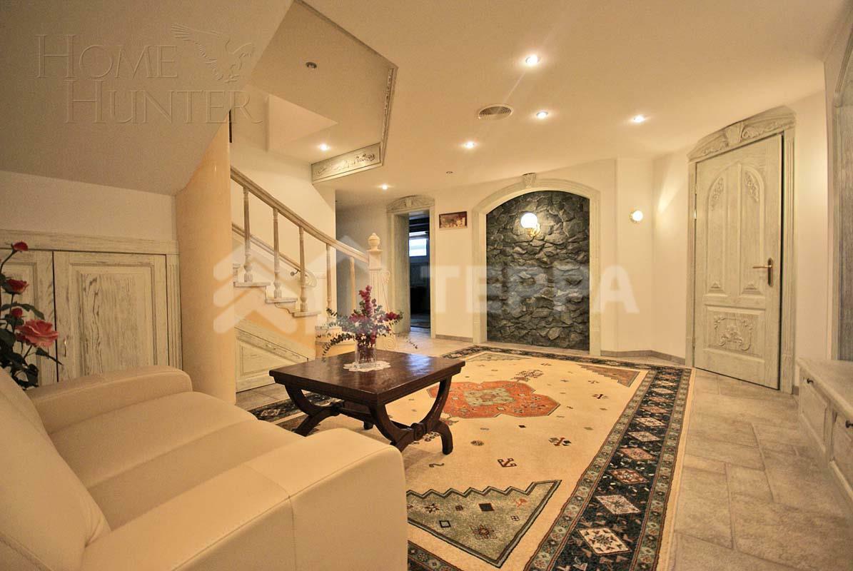 КОТТЕДЖ 1 100 м² с отделкой