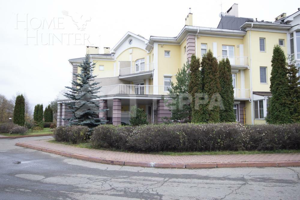 4-этажный таунхаус 240 м² с отделкой