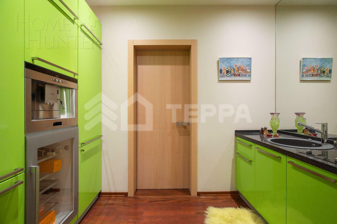 3-этажный коттедж 500 м² с отделкой