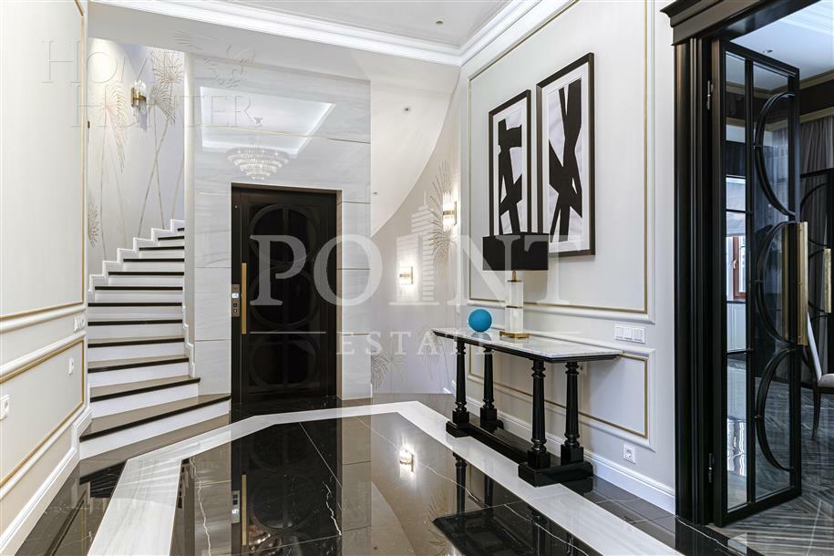 3-этажный коттедж 697 м² с отделкой