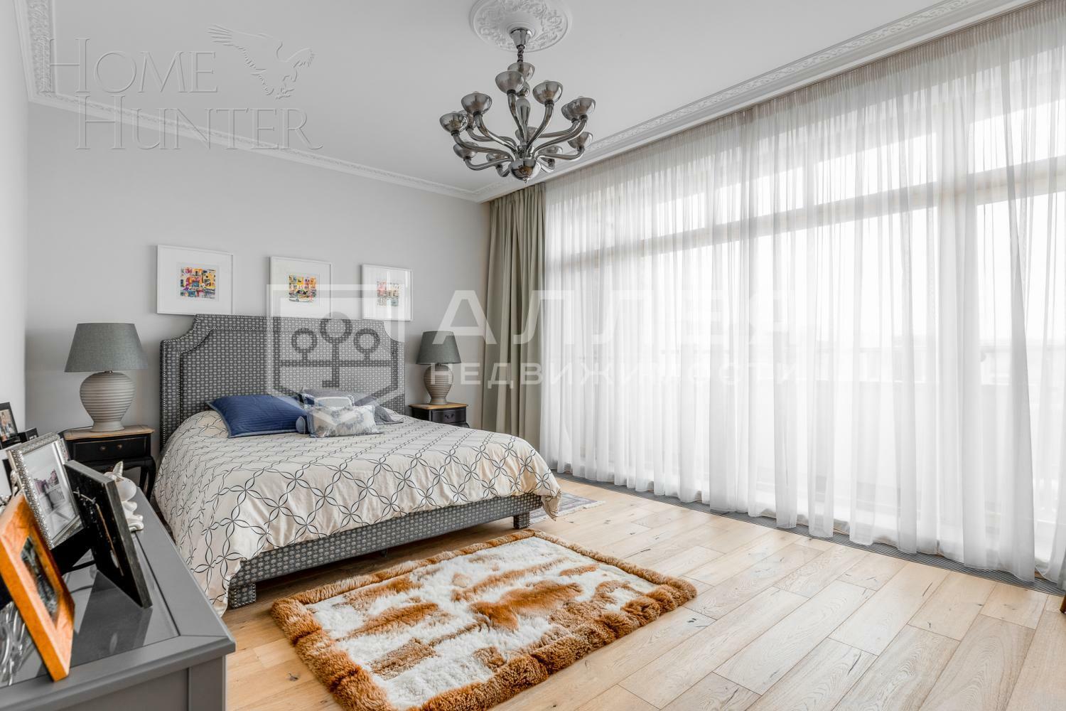 3-этажный таунхаус 300 м² с отделкой