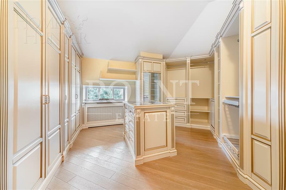 2-этажный коттедж 900 м² с отделкой