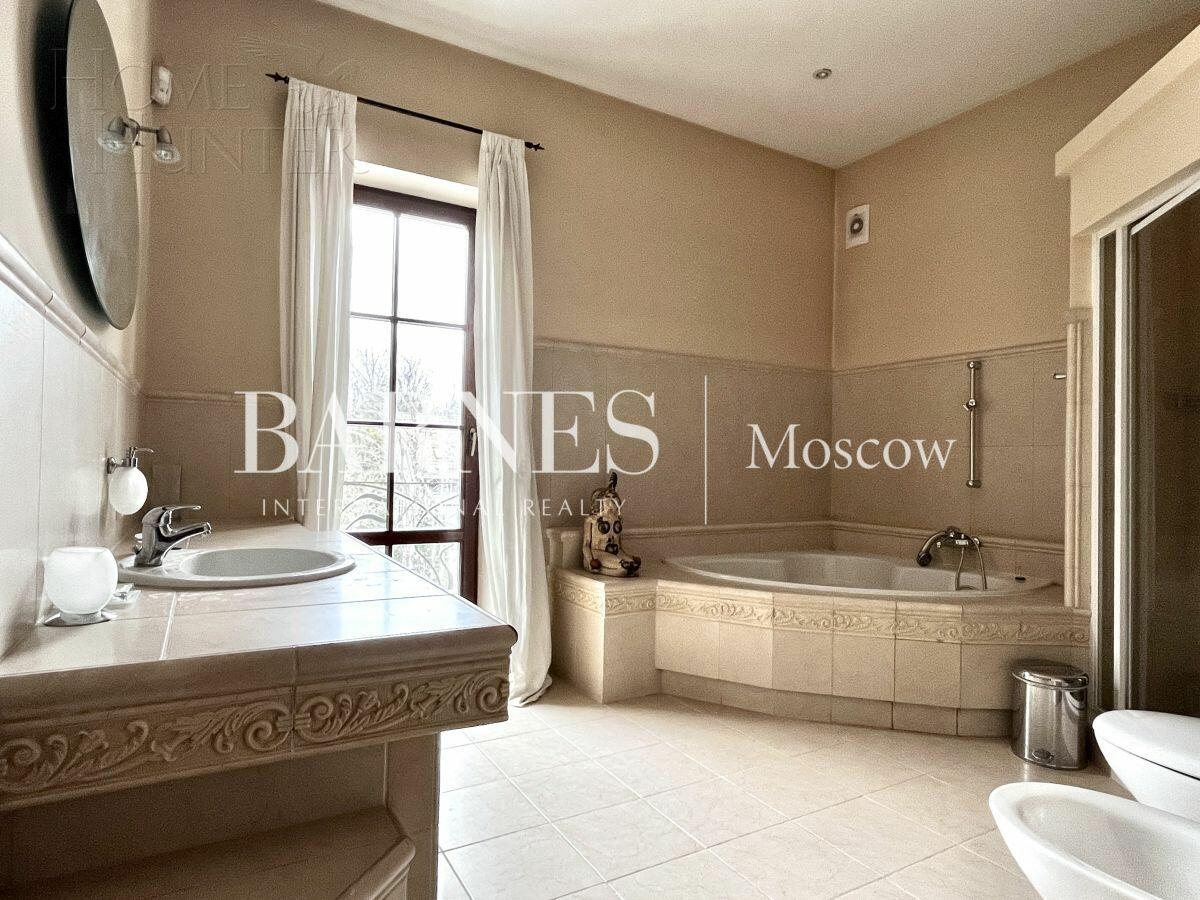 2-этажный коттедж 650 м² с отделкой