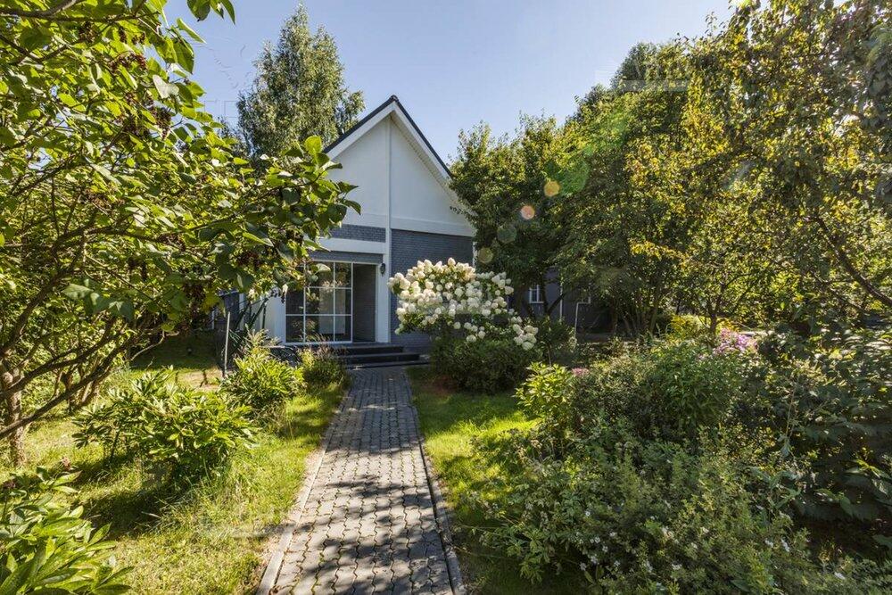 2-этажный коттедж 1 000 м² с отделкой