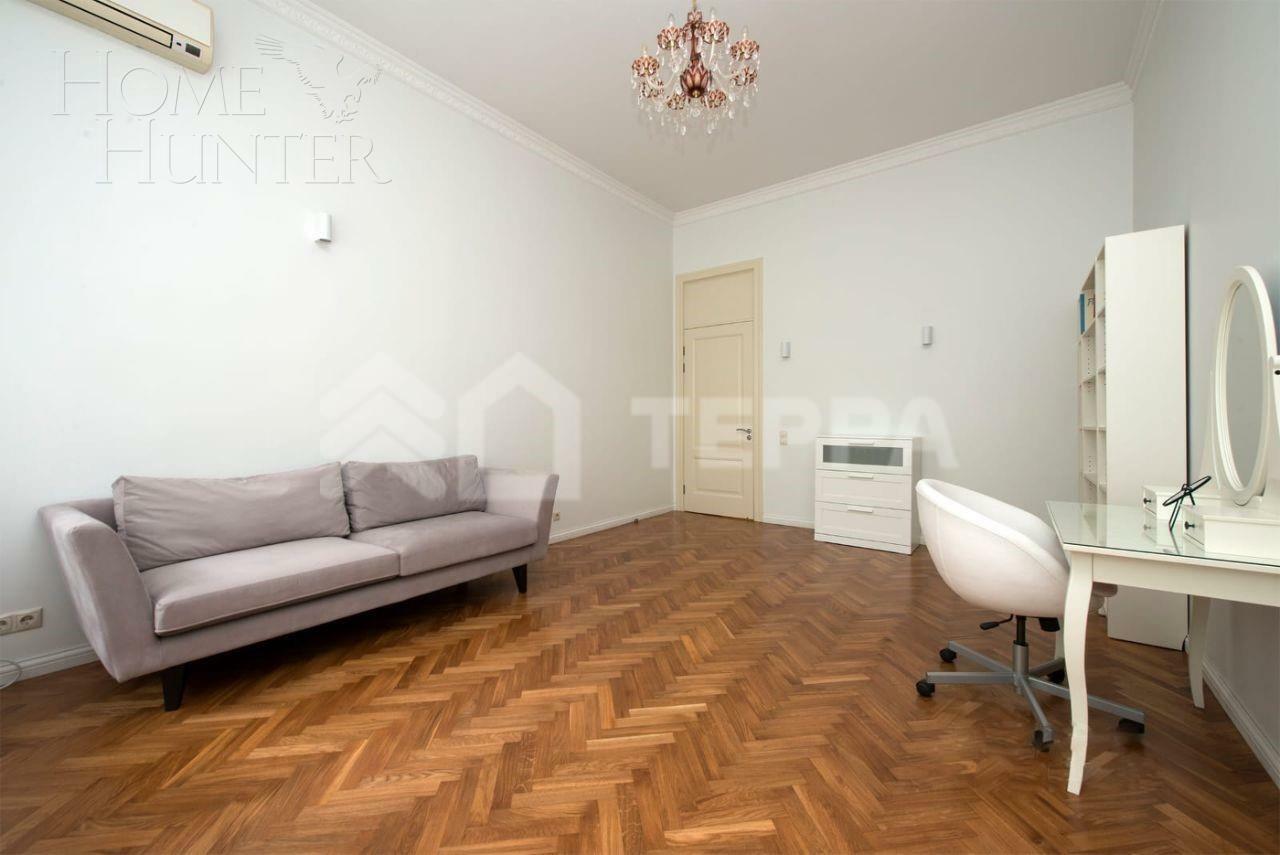 7-КОМН. КВАРТИРА С ОТДЕЛКОЙ 193.5 М² НА 3 ЭТАЖЕ