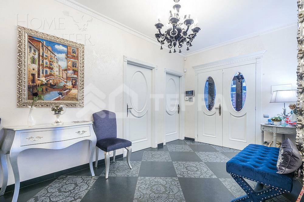 3-этажный коттедж 450 м² с отделкой