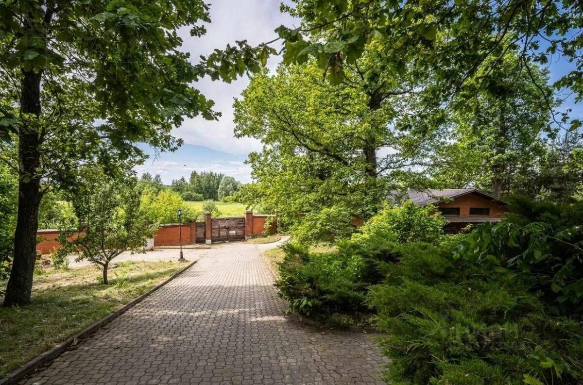 3-этажный коттедж 1 600 м² с отделкой