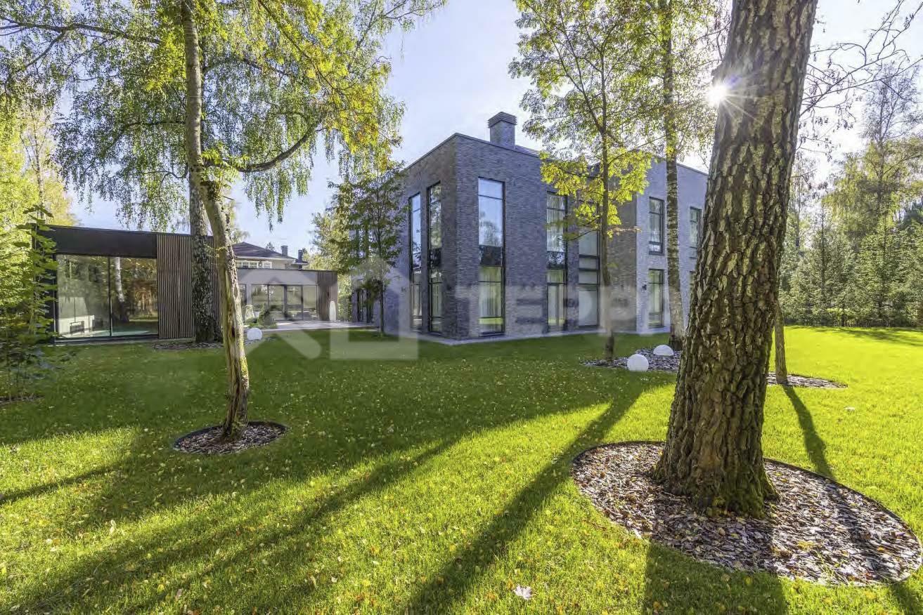 2-этажный коттедж 700 м² с отделкой