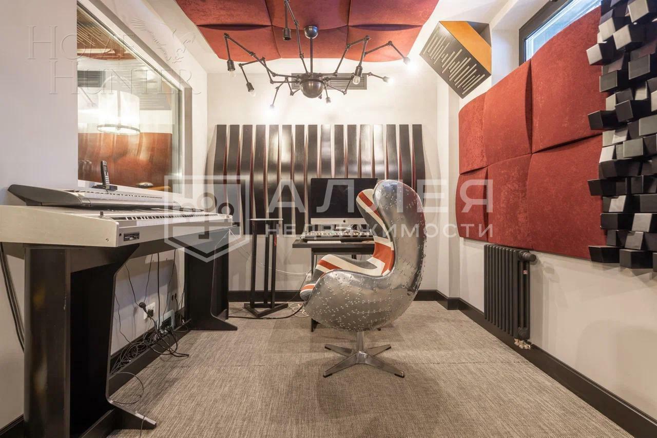 2-этажный коттедж 2 000 м² с отделкой