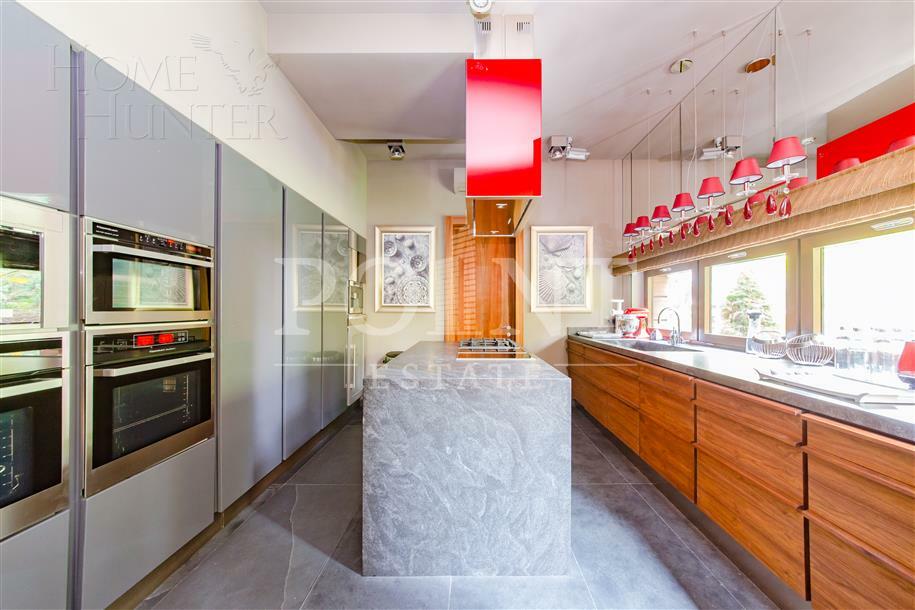 2-этажный коттедж 1 750 м² с отделкой