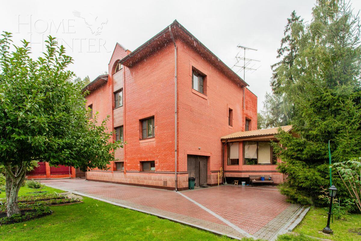 2-этажный коттедж 880 м² с отделкой