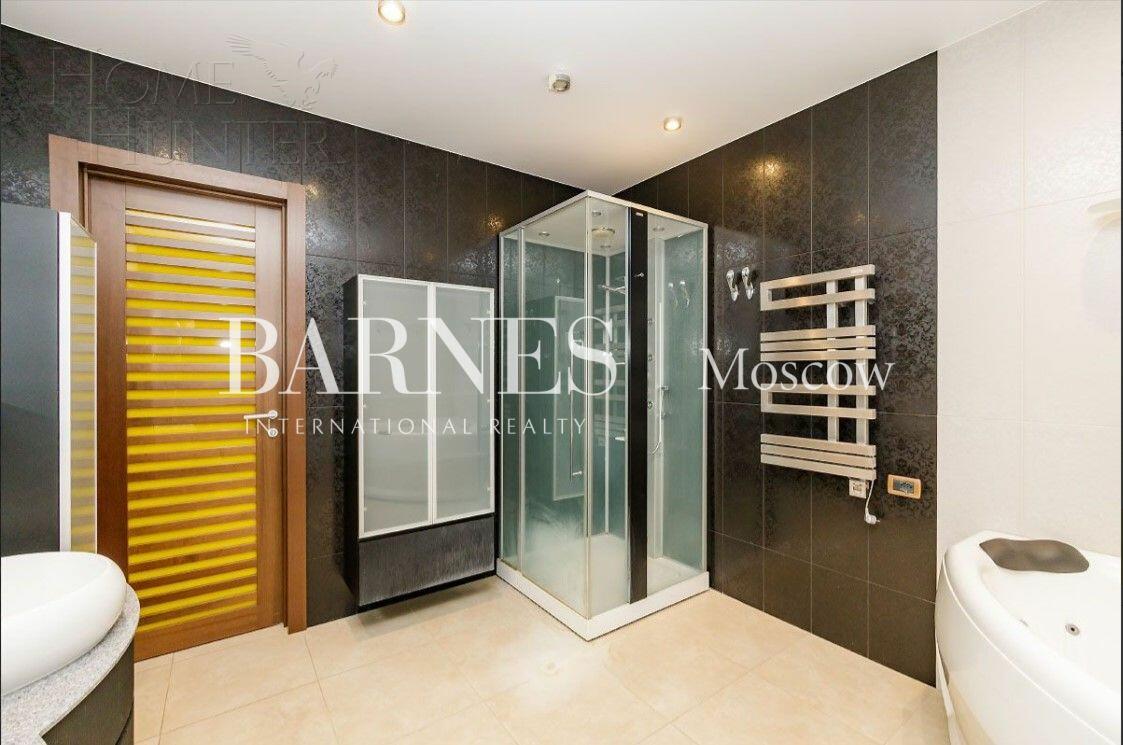 3-этажный таунхаус 350 м² с отделкой