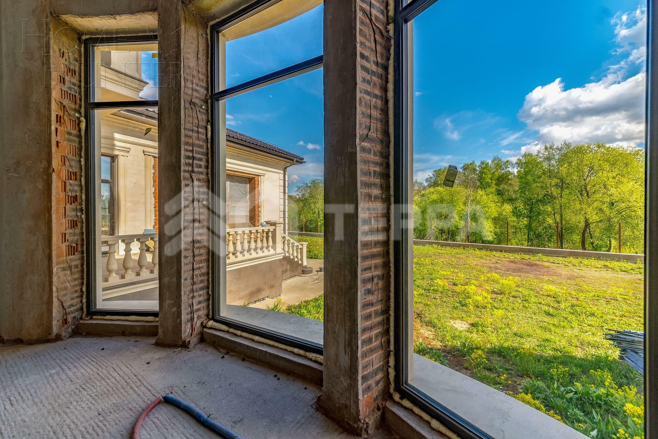 2-этажный коттедж 1 800 м² без отделки