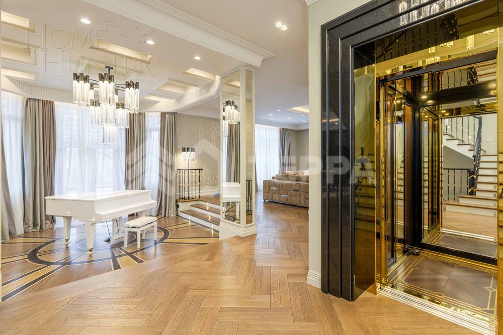 3-этажный коттедж 1 100 м² с отделкой