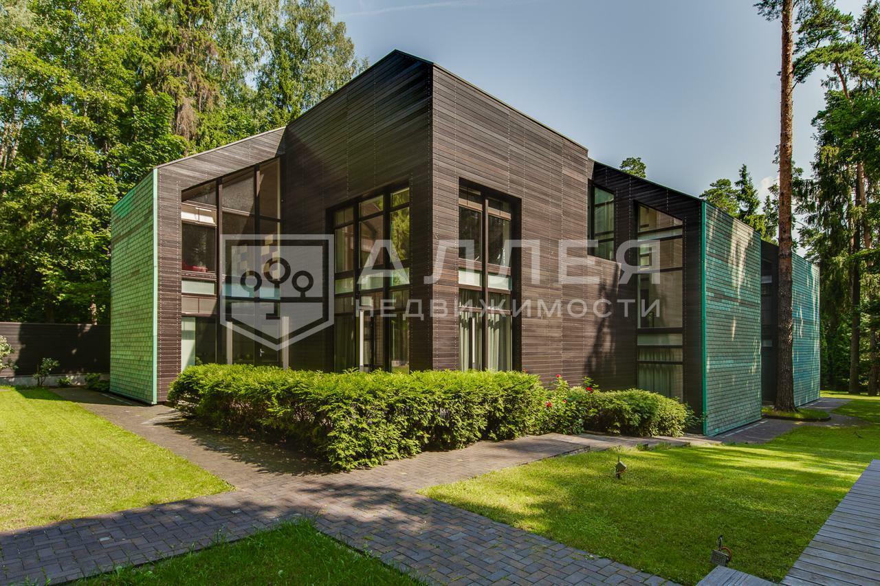 4-этажный коттедж 1 100 м² с отделкой