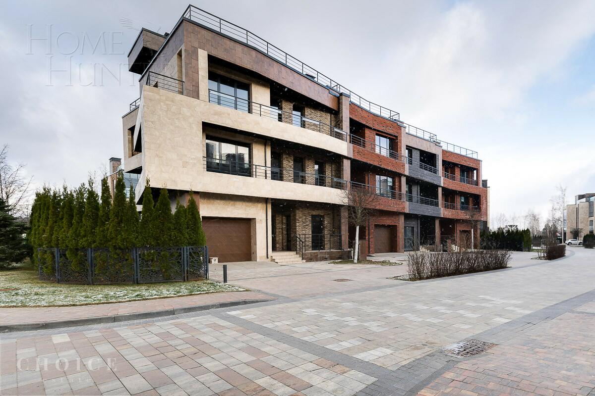 3-этажный таунхаус 244 м² без отделки