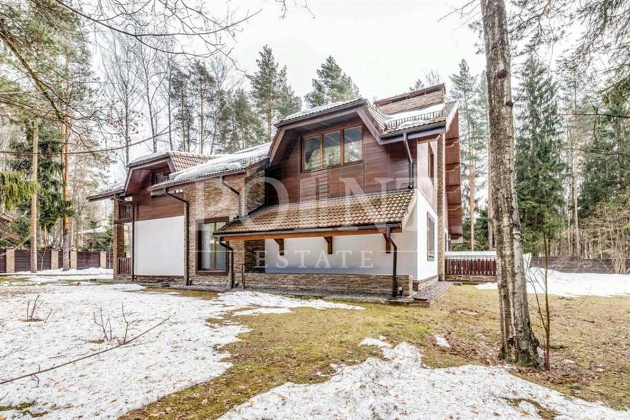 2-этажный коттедж 640 м² без отделки