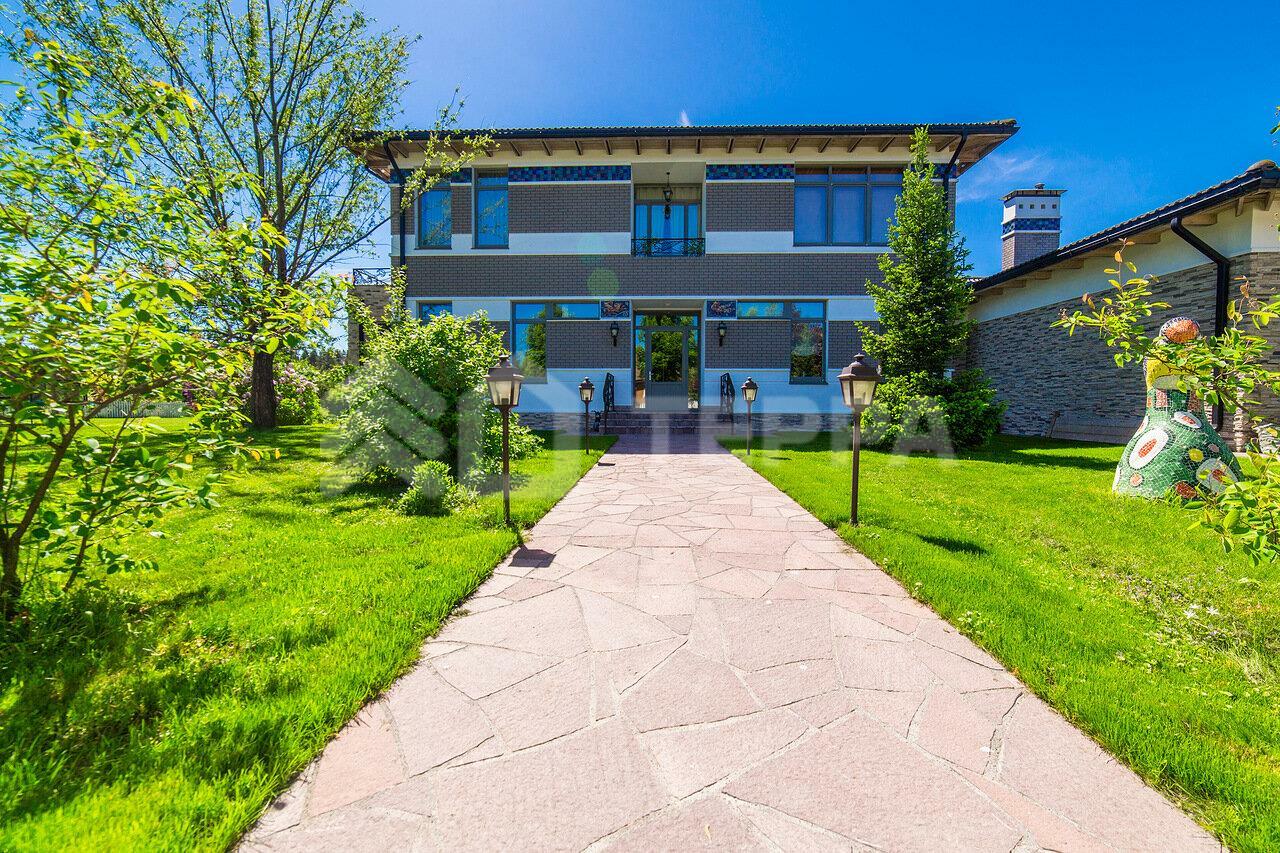 2-этажный коттедж 555 м² с отделкой