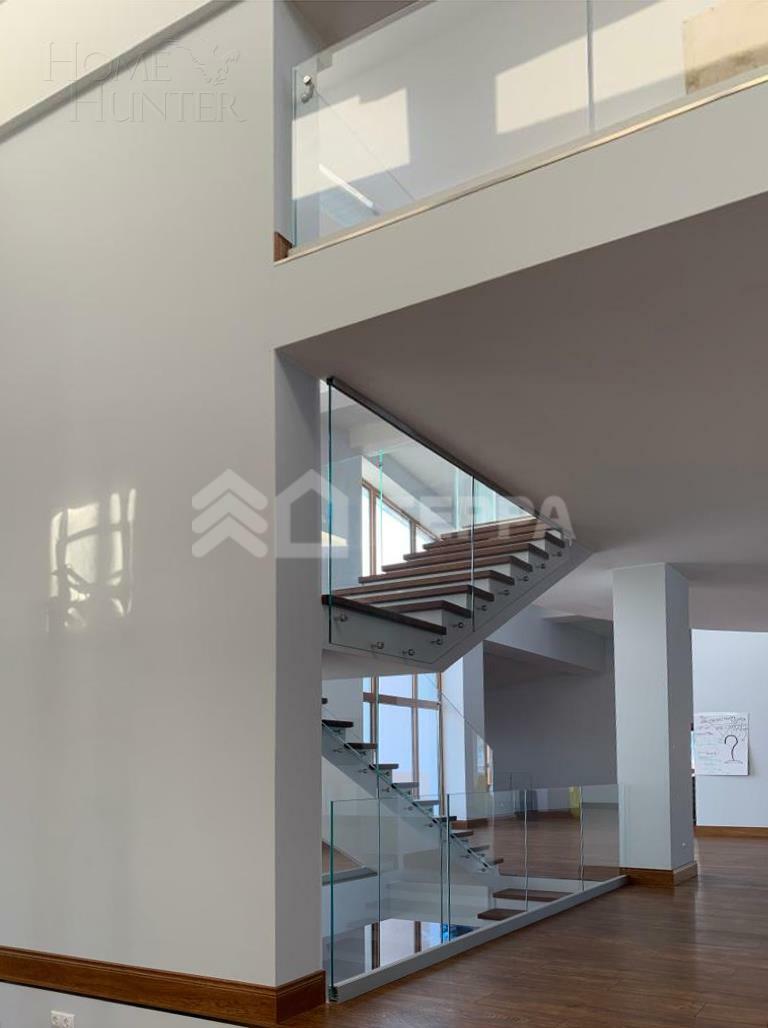 2-этажный коттедж 1 000 м² с отделкой