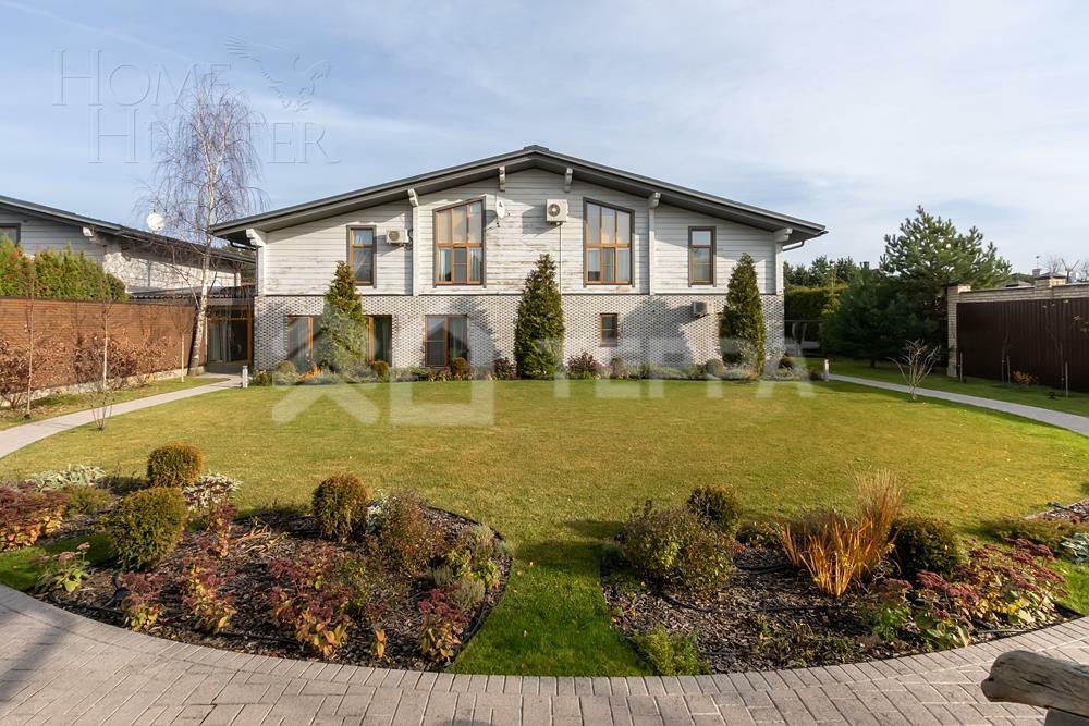 2-этажный коттедж 400 м² с отделкой