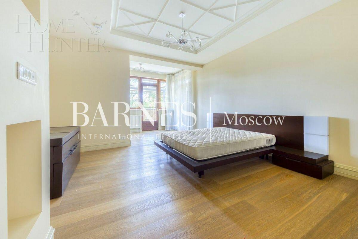 3-этажный коттедж 1 000 м² с отделкой