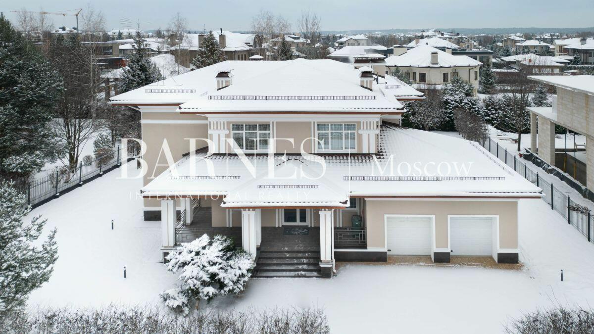 2-этажный коттедж 450 м² с отделкой