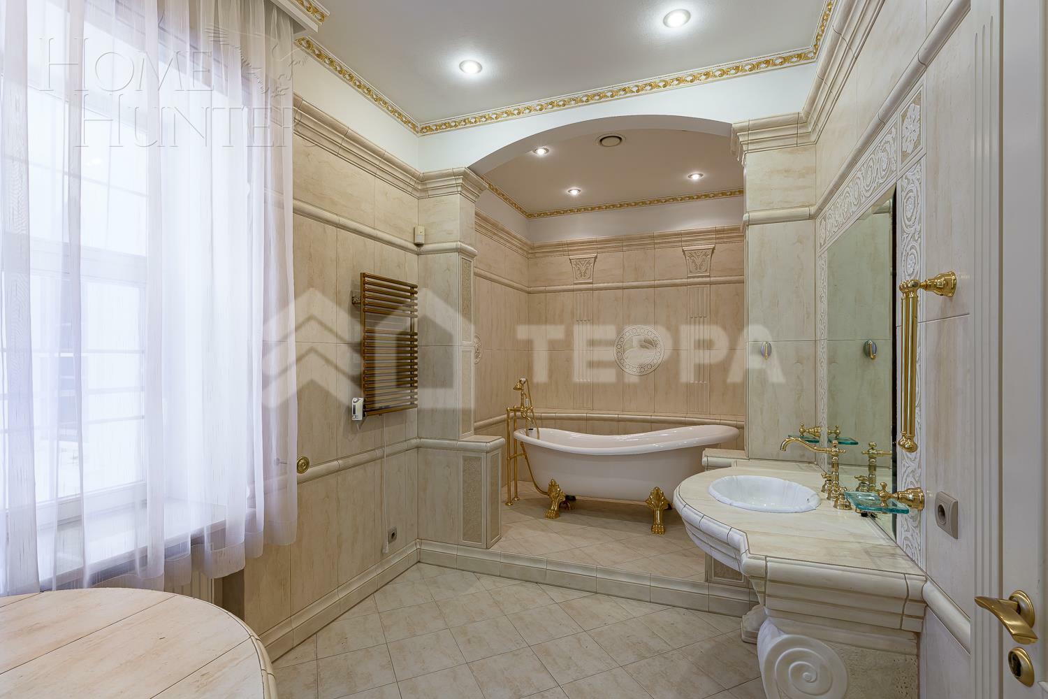 2-этажный коттедж 1 250 м² с отделкой