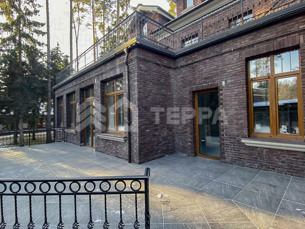 2-этажный коттедж 500 м² без отделки