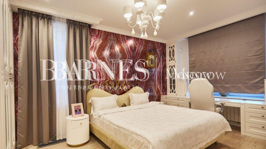 2-этажный коттедж 550 м² с отделкой