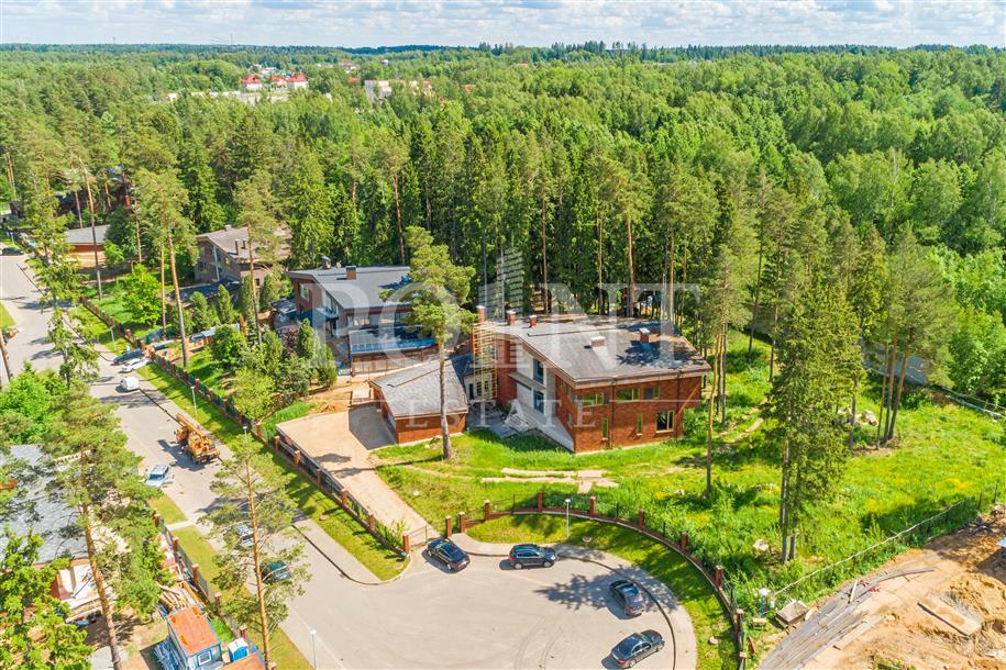 2-этажный коттедж 850 м² с отделкой