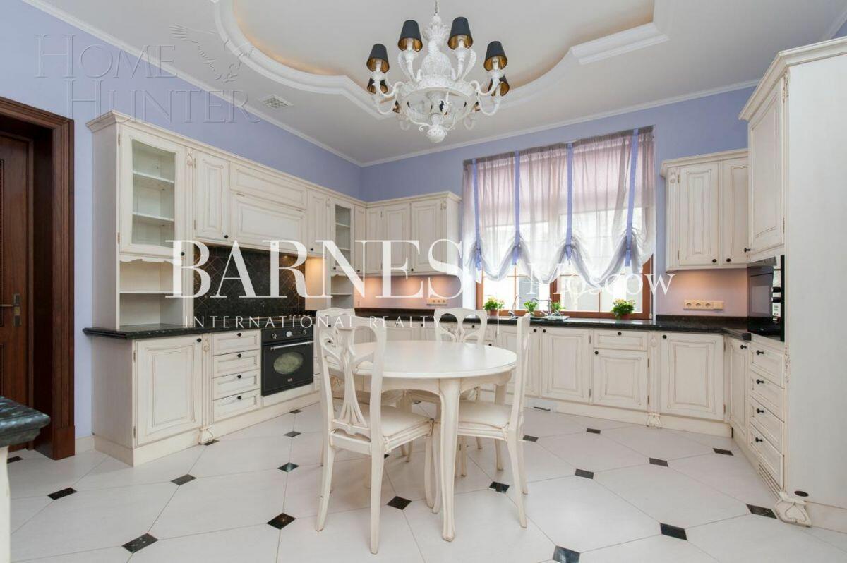 2-этажный коттедж 1 400 м² с отделкой