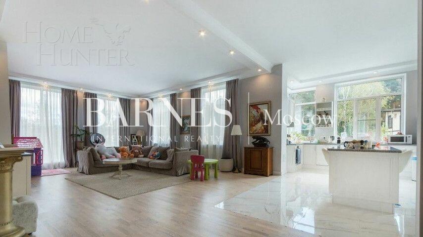 2-этажный коттедж 320 м² с отделкой