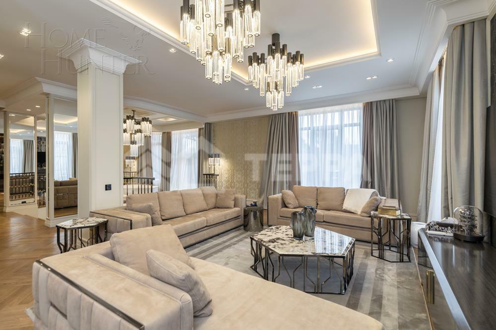 3-этажный коттедж 1 100 м² с отделкой