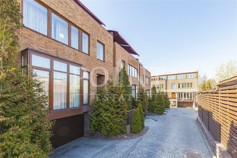 2-этажный таунхаус 380 м² с отделкой