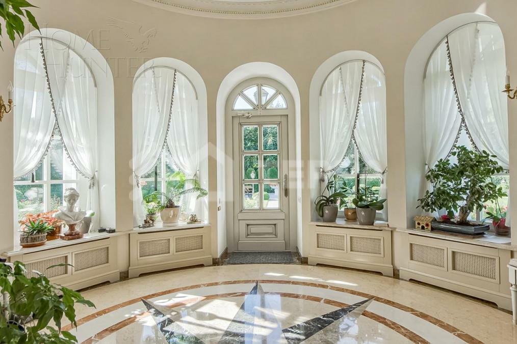 КОТТЕДЖ 1 800 м² с отделкой