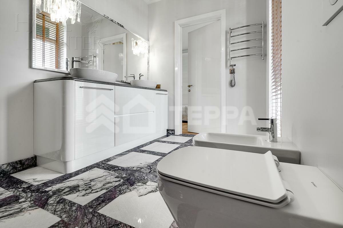 3-этажный таунхаус 365 м² с отделкой