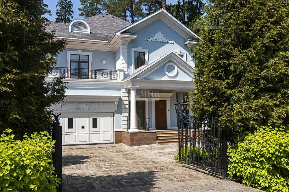 2-этажный коттедж 782.7 м² с отделкой