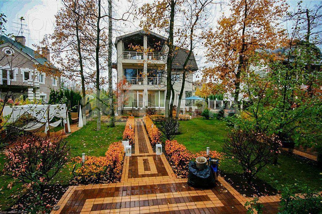 3-этажный коттедж 500 м² с отделкой