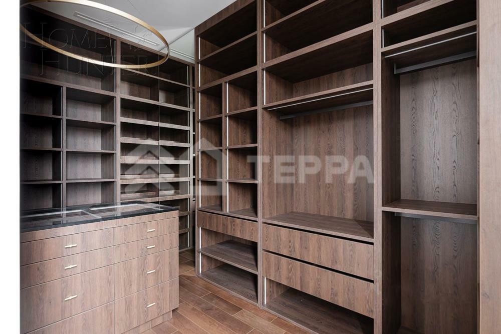 3-этажный таунхаус 945 м² с отделкой