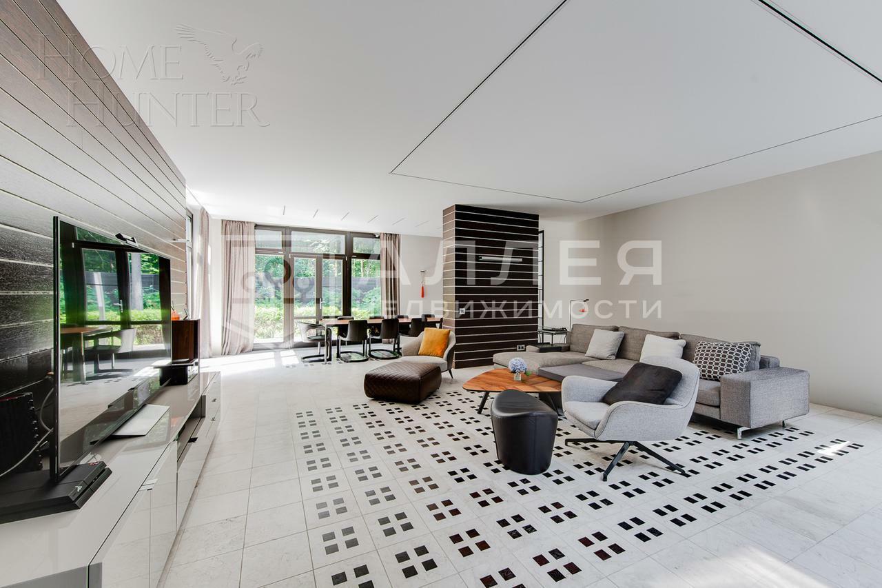 4-этажный коттедж 1 100 м² с отделкой